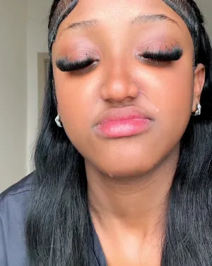 Vídeo de Miss Dimples no TikTok